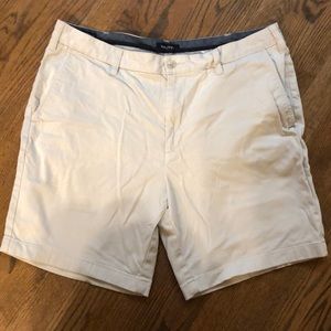 Men’s Nautical light color khaki shorts. Size 36